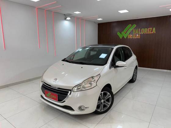 PEUGEOT 208 1.6 GRIFFE 16V FLEX 4P AUTOMÁTICO